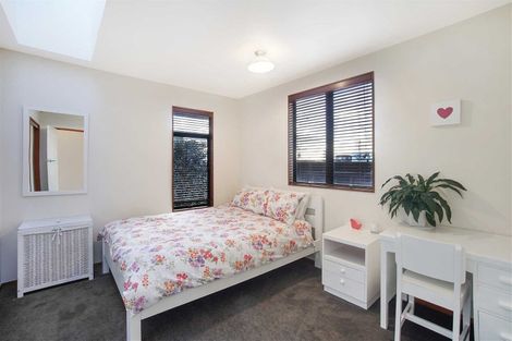 Photo of property in 65 Forrest Hill Road, Milford, Auckland, 0620