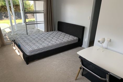 Photo of property in 61 Sunset Road, Totara Vale, Auckland, 0632