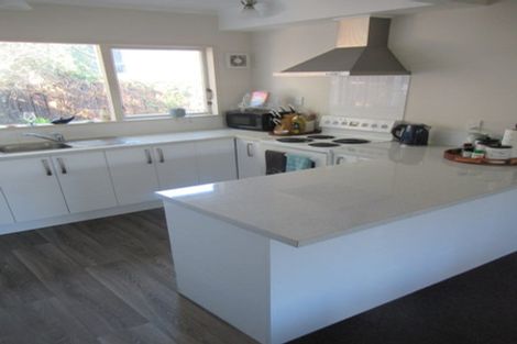 Photo of property in 16 Montana Road, Totara Park, Upper Hutt, 5018