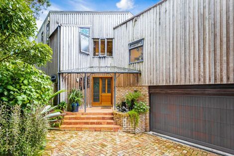 Photo of property in 28 The Crescent, Tindalls Beach, Whangaparaoa, 0930