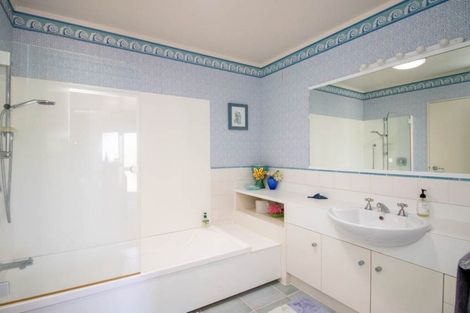 Photo of property in 30 Ohinemuri Place, Paeroa, 3600