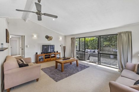 Photo of property in 105 Wattle Farm Road, Wattle Downs, Auckland, 2103