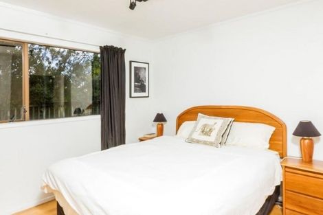 Photo of property in 3 Beulah Avenue, Rothesay Bay, Auckland, 0630