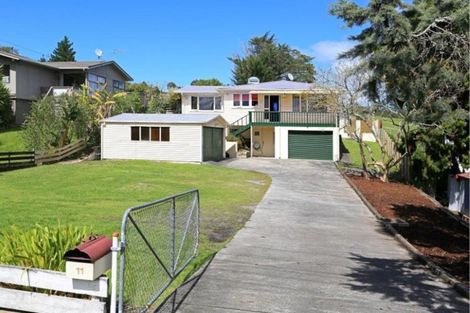 Photo of property in 11 Pine Avenue, Henderson, Auckland, 0612