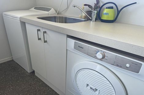 Photo of property in 15 Dove Place, Holmes Hill, Oamaru, 9401