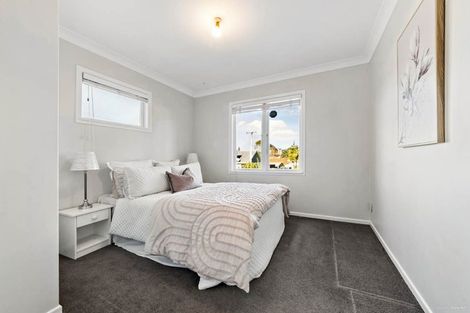 Photo of property in 16 Kohekohe Street, New Lynn, Auckland, 0600