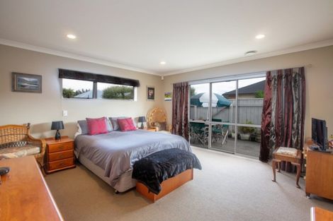 Photo of property in 7 Ashleigh Way, Waikanae Beach, Waikanae, 5036