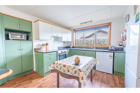 Photo of property in 8 Moorhouse Street, Waimate, 7924