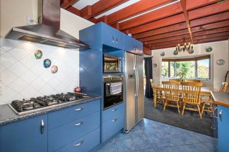 Photo of property in 18 Waari Avenue, Sunnyvale, Auckland, 0612