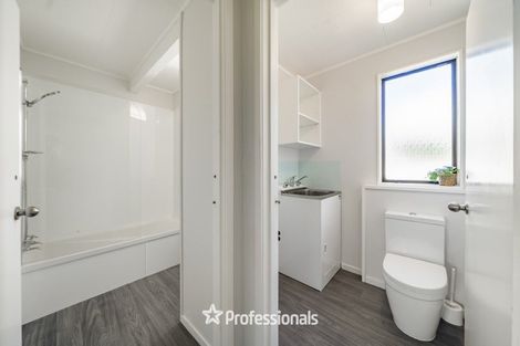 Photo of property in 22 Elizabeth Street, Moera, Lower Hutt, 5010