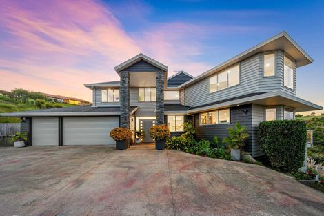Photo of property in 64 Balboa Drive, Matakatia, Whangaparaoa, 0930