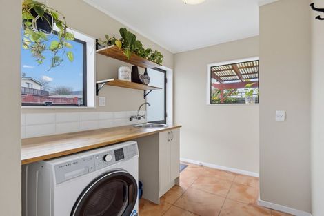 Photo of property in 1 Te Ana Place, Lynmore, Rotorua, 3010