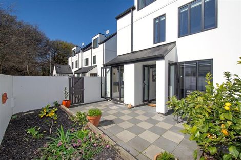Photo of property in 2 Oakford Close, Riccarton, Christchurch, 8011