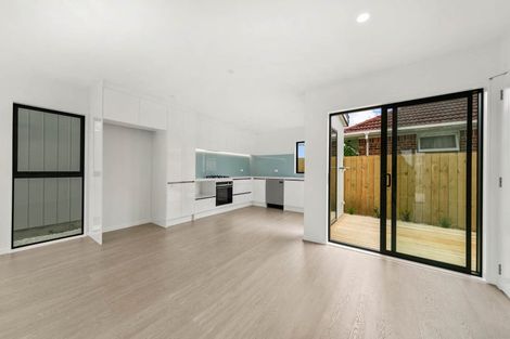 Photo of property in 90b Seymour Road, Sunnyvale, Auckland, 0612