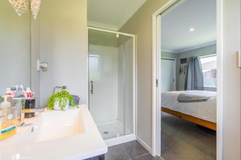 Photo of property in 50 Arawhata Road, Paraparaumu, 5032