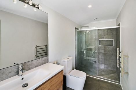 Photo of property in 15 Frederick Place, Whalers Gate, New Plymouth, 4310