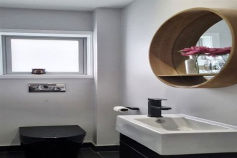 Photo of property in 2/21 Fields Parade, Oteha, Auckland, 0632