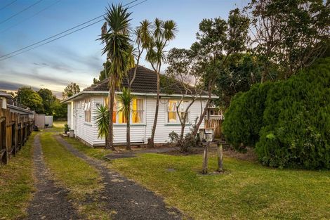 Photo of property in 18 Albert Road, Kelston, Auckland, 0602