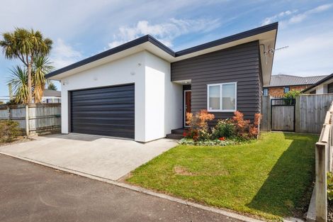 Photo of property in 10 Galea Grove, Kelvin Grove, Palmerston North, 4414