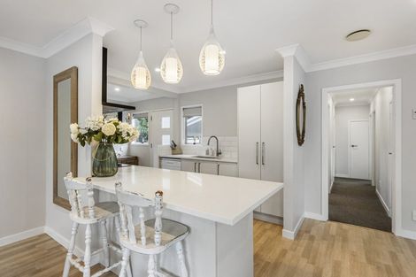 Photo of property in 26 Mirrabooka Avenue, Botany Downs, Auckland, 2010