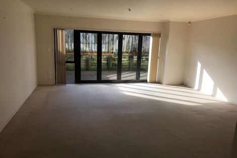 Photo of property in 3/102 Greenhithe Road, Greenhithe, Auckland, 0632