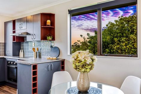 Photo of property in 2/4 Elizabeth Drive, West Harbour, Auckland, 0618