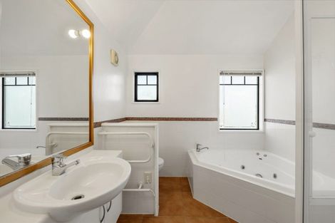 Photo of property in 31 Jubilee Avenue, Devonport, Auckland, 0624