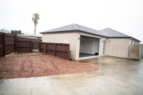 Photo of property in 17 Clendon Place, Manurewa, Auckland, 2102