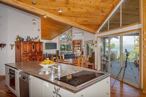 Photo of property in 467 Heatley Road, Whakapirau, Maungaturoto, 0583