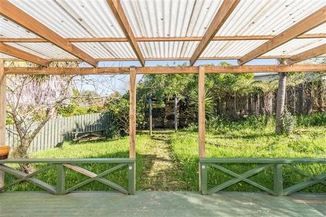 Photo of property in 49 Donovan Avenue, Massey, Auckland, 0614