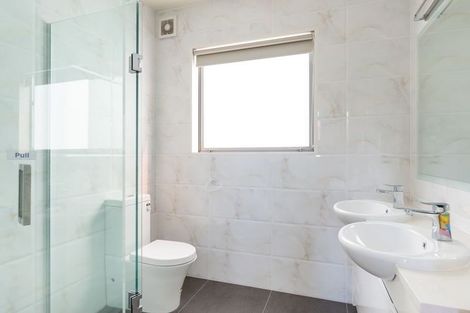 Photo of property in 38a Mark Edward Drive, Half Moon Bay, Auckland, 2012