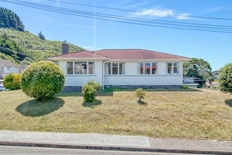 Photo of property in 20 Franklyn Road, Tawa, Wellington, 5028