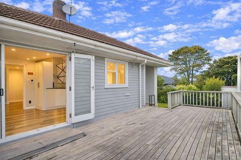 Photo of property in 108 Kervil Avenue, Te Atatu Peninsula, Auckland, 0610