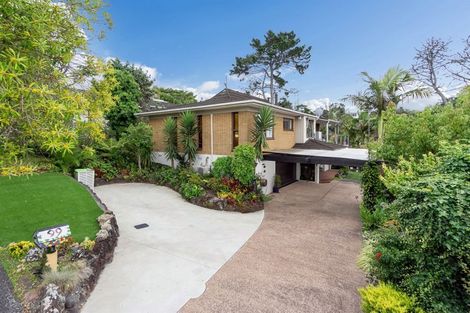 Photo of property in 99 John Downs Drive, Browns Bay, Auckland, 0630