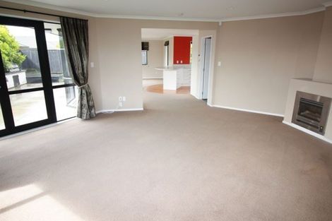 Photo of property in 17 Cleveland Heights, Kelvin Grove, Palmerston North, 4414