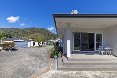 Photo of property in 36 Kent Street, Picton, 7220
