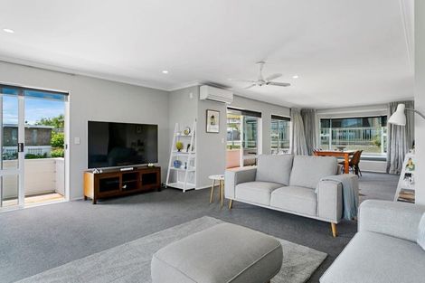 Photo of property in 2 Golders Place, Richmond Heights, Taupo, 3330