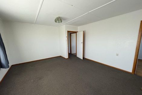 Photo of property in 14 Omori Place, Castlecliff, Whanganui, 4501