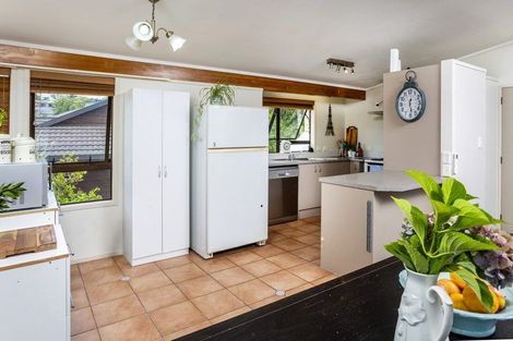 Photo of property in 34 Unsworth Drive, Unsworth Heights, Auckland, 0632