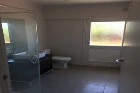 Photo of property in 2/26 Bayview Road, Hauraki, Auckland, 0622