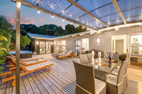 Photo of property in 18 Glengarry Avenue, Manly, Whangaparaoa, 0930