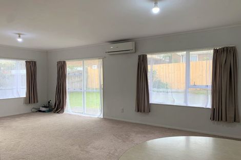 Photo of property in 2/5 Newington Road, Henderson, Auckland, 0612