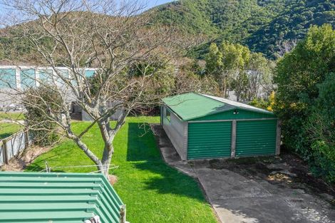 Photo of property in 34 Beach Road, Waikawa, Picton, 7220