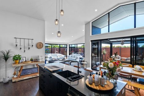 Photo of property in 7 Phoenix Palms Grove, Levin, 5510