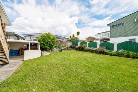 Photo of property in 46 Spence Road, Henderson, Auckland, 0612