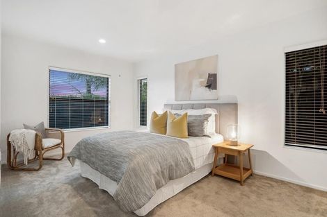 Photo of property in 158b East Coast Road, Forrest Hill, Auckland, 0620