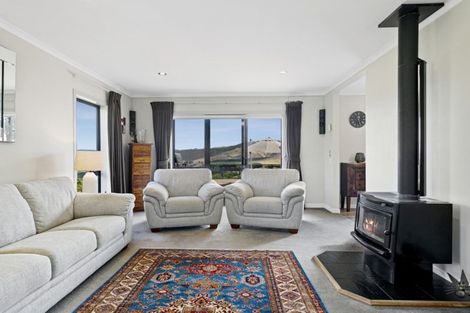 Photo of property in 34 Piro Place, Acacia Bay, Taupo, 3385