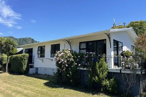 Photo of property in 247a Waikawa Road, Waikawa, Picton, 7220