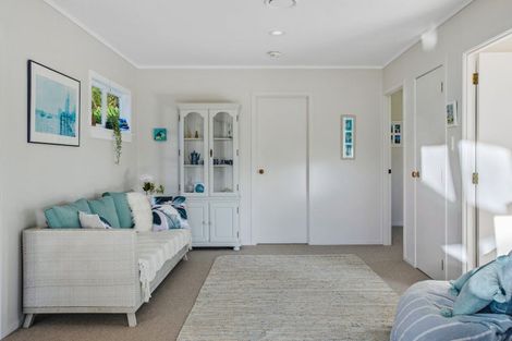 Photo of property in 16 Ao Marama Place, Kerikeri, 0294