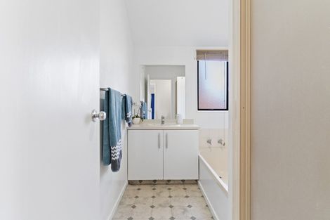 Photo of property in 8b College Place, Poike, Tauranga, 3112